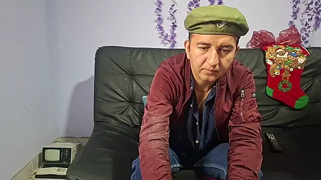 Snapshot of yazforeSolo chatting on November 26, 2025, 2:28 pm yazforeSolo online show from November 26, 2025, 2:28 pm