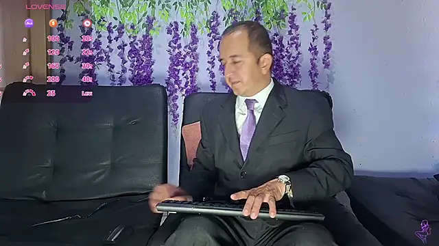 Snapshot of yazforeSolo chatting on February 5, 2026, 2:02 pm yazforeSolo online show from February 5, 2026, 2:02 pm