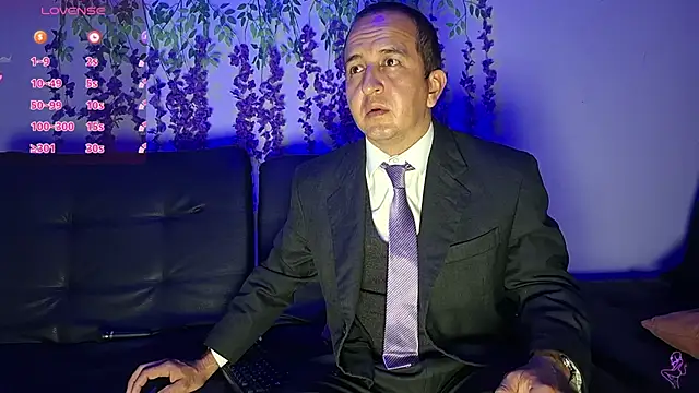 Snapshot of yazforeSolo chatting on February 6, 2026, 2:07 am yazforeSolo online show from February 6, 2026, 2:07 am