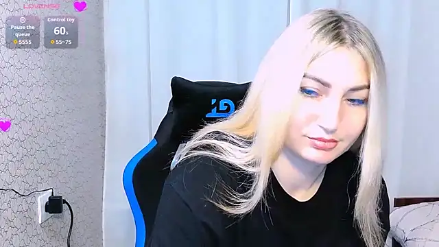 Snapshot of JaneLaJewel chatting on November 14, 2025, 5:38 pm JaneLaJewel online show from November 14, 2025, 5:38 pm