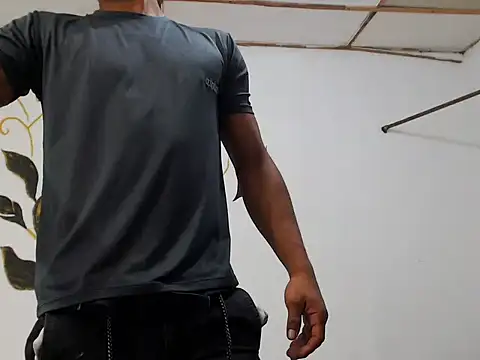 fernandez latinblackk online show from February 13, 2025, 5:37 am