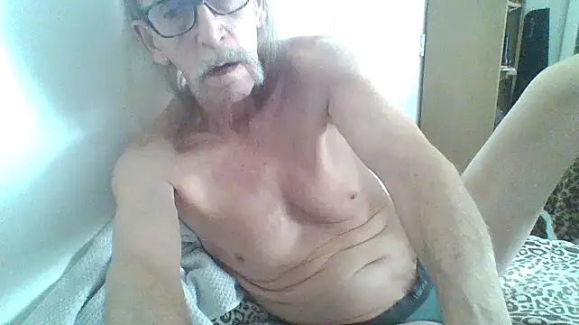 friendlychat1 online show from October 13, 2025, 6:09 pm