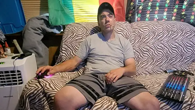 Snapshot of ScubaStevex chatting on July 4, 2026, 2:54 pm ScubaStevex online show from July 4, 2026, 2:54 pm