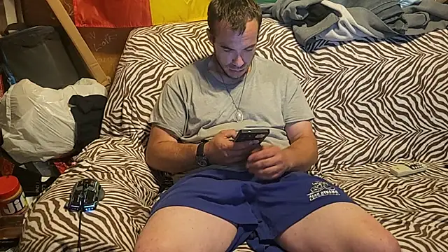 ScubaStevex online show from June 17, 2026, 11:47 pm