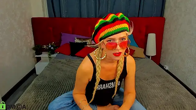 Snapshot of Luna__Lewis chatting on February 18, 2026, 9:39 am Luna Lewis online show from February 18, 2026, 9:39 am