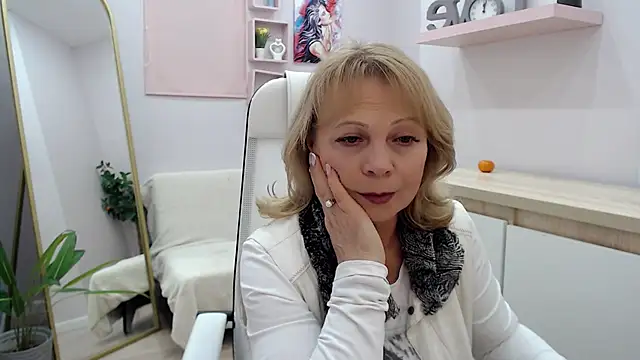 Snapshot of Milla_Cutie18 chatting on March 5, 2025, 12:11 pm Milla Cutie18 online show from March 5, 2025, 12:11 pm