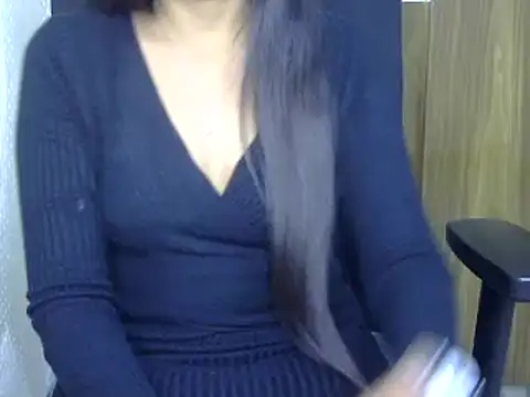 Snapshot of Qunee_lela chatting on December 27, 2024, 3:59 pm Qunee lela online show from December 27, 2024, 3:59 pm