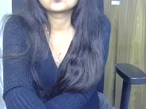 Snapshot of Qunee_lela chatting on December 23, 2024, 8:36 pm Qunee lela online show from December 23, 2024, 8:36 pm