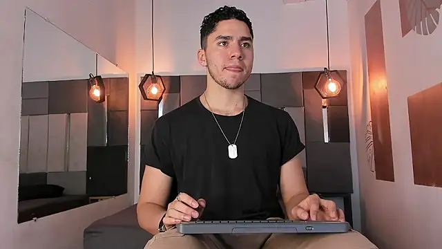 Snapshot of LiamNovak chatting on February 22, 2026, 12:18 pm LiamNovak online show from February 22, 2026, 12:18 pm