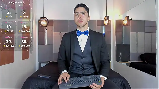 Snapshot of LiamNovak chatting on January 19, 2026, 12:53 pm LiamNovak online show from January 19, 2026, 12:53 pm