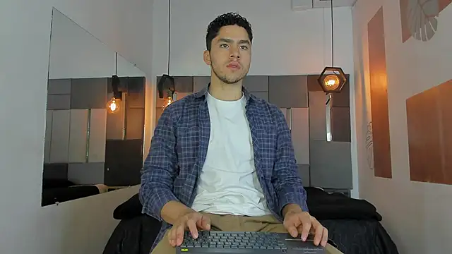 Snapshot of LiamNovak chatting on February 11, 2026, 12:49 pm LiamNovak online show from February 11, 2026, 12:49 pm