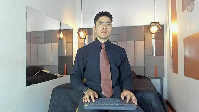 Snapshot of LiamNovak chatting on February 4, 2026, 11:05 am LiamNovak online show from February 4, 2026, 11:05 am