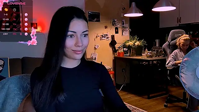 KatiKate online show from November 7, 2025, 3:49 pm