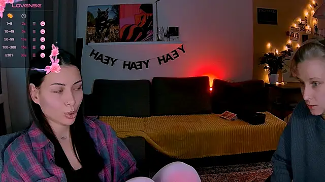 KatiKate online show from November 16, 2025, 3:39 pm