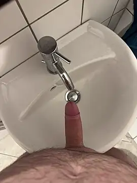 Snapshot of Abenteuerman chatting on December 23, 2024, 6:44 am Abenteuerman online show from December 23, 2024, 6:44 am