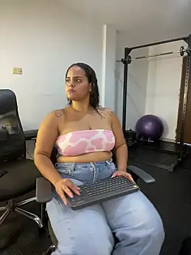 Violetrousse online show from September 24, 2025, 4:35 pm