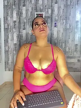 Violetrousse online show from April 1, 2026, 5:10 pm