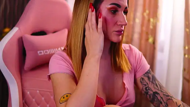 KimSkyex online show from March 4, 2025, 2:21 pm