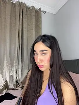Snapshot of Meryem_Queen chatting on May 13, 2026, 1:56 am Meryem Queen online show from May 13, 2026, 1:56 am