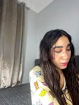 Snapshot of Meryem_Queen chatting on April 28, 2026, 1:04 am Meryem Queen online show from April 28, 2026, 1:04 am