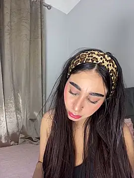 Snapshot of Meryem_Queen chatting on April 26, 2026, 8:39 pm Meryem Queen online show from April 26, 2026, 8:39 pm