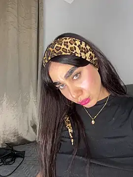 Snapshot of Meryem_Queen chatting on May 21, 2026, 1:25 am Meryem Queen online show from May 21, 2026, 1:25 am