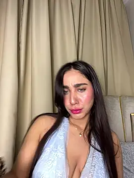 Snapshot of Meryem_Queen chatting on July 15, 2026, 11:23 pm Meryem Queen online show from July 15, 2026, 11:23 pm