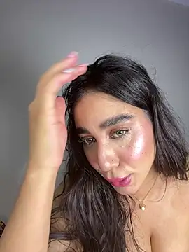 Snapshot of Meryem_Queen chatting on July 25, 2026, 11:00 pm Meryem Queen online show from July 25, 2026, 11:00 pm