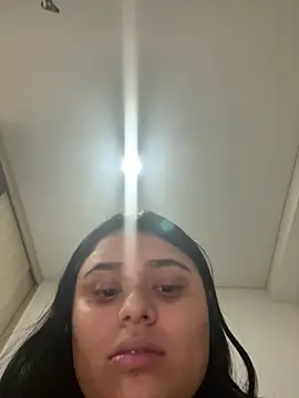 Snapshot of alissonfernandez_ chatting on March 6, 2025, 1:03 pm alissonfernandez online show from March 6, 2025, 1:03 pm