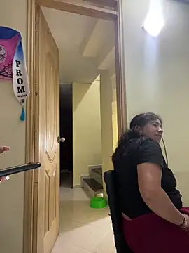 alissonfernandez  online show from December 4, 2025, 1:04 am