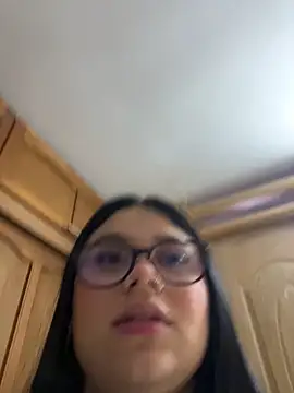 alissonfernandez  online show from November 9, 2025, 6:12 pm