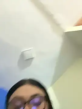 alissonfernandez  online show from February 28, 2026, 1:16 am