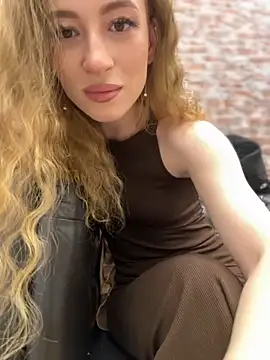  AngelMoon  online show from October 25, 2025, 3:49 am