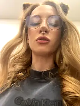  AngelMoon  online show from October 30, 2025, 4:00 am