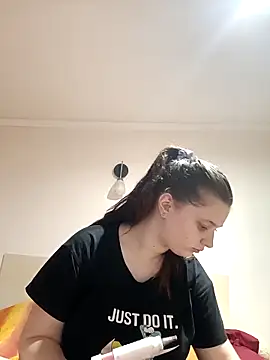 kila lo online show from March 16, 2025, 4:12 pm