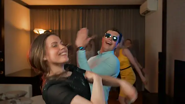 Snapshot of awesome_anna chatting on April 11, 2026, 7:16 am awesome anna online show from April 11, 2026, 7:16 am