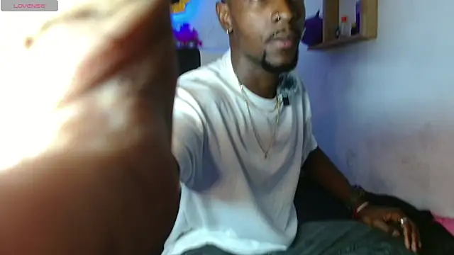 Aroonpapisex online show from March 28, 2026, 4:13 am