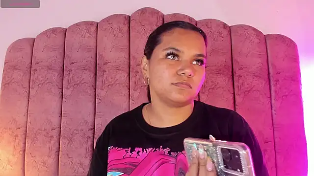 Snapshot of Carolina_Evanss chatting on December 16, 2025, 3:44 am Carolina Evanss online show from December 16, 2025, 3:44 am