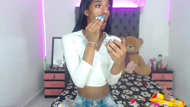 lucianadolll online show from September 29, 2025, 2:12 pm