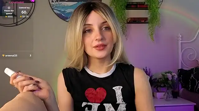 Snapshot of Katty_Lights chatting on November 14, 2025, 11:47 am Katty Lights online show from November 14, 2025, 11:47 am