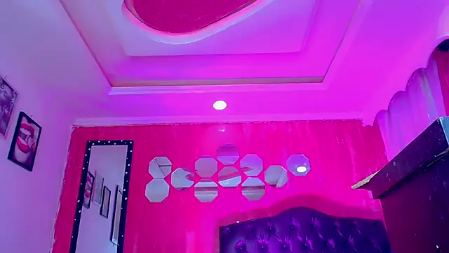 TiffanyMackensyy online show from April 21, 2026, 2:51 am