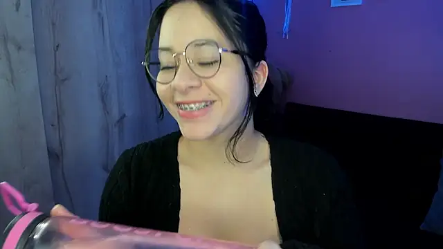 agnes 213 online show from November 18, 2025, 3:15 pm