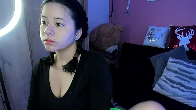 agnes 213 online show from November 24, 2025, 1:44 pm