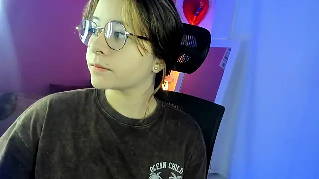 Snapshot of agnes_213 chatting on February 12, 2026, 2:28 pm agnes 213 online show from February 12, 2026, 2:28 pm