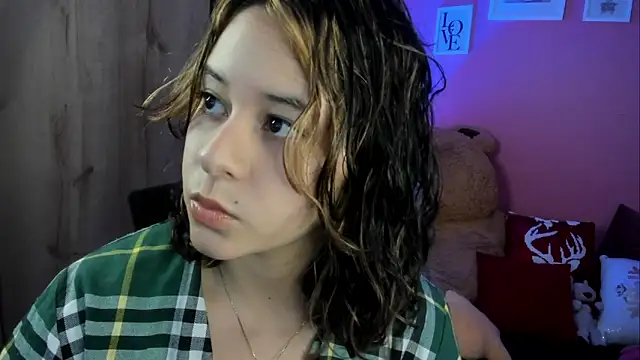 Snapshot of agnes_213 chatting on February 18, 2026, 2:02 pm agnes 213 online show from February 18, 2026, 2:02 pm