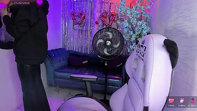 Theia moon online show from December 19, 2025, 1:35 pm