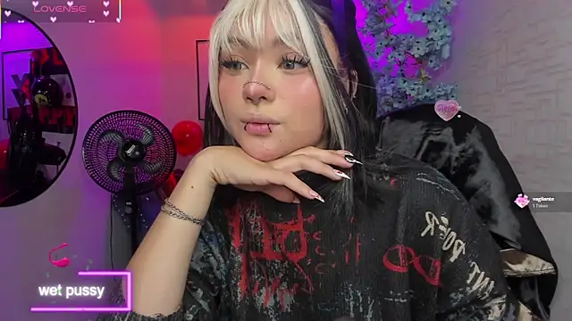 Theia moon online show from November 3, 2025, 1:15 pm