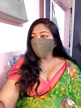 RomeoJuliet345 online show from February 5, 2026, 12:12 pm