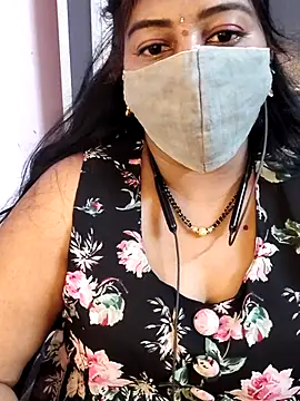 RomeoJuliet345 online show from March 4, 2026, 5:53 pm