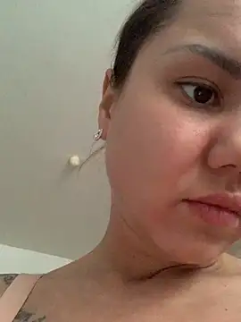 MiraMiss online show from December 5, 2025, 8:02 am